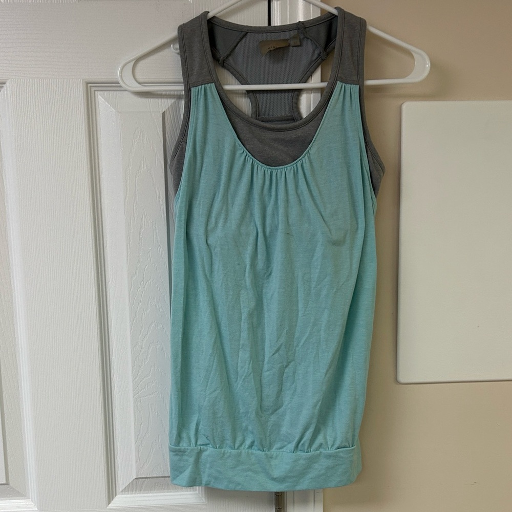 Athleta Workout Athletic Tank Top With Built in Bra